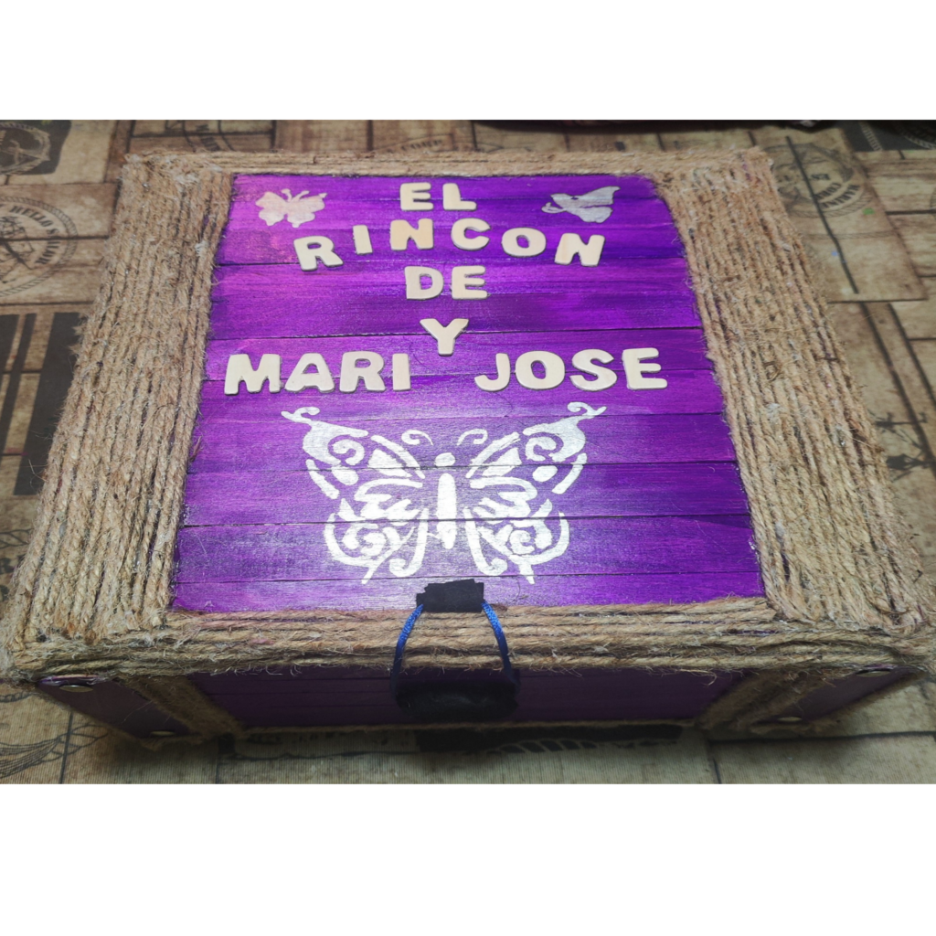 Caja personalizada de El Rincon de Mari y Jose